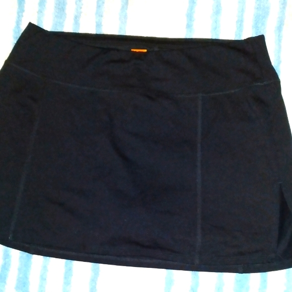 Lucy Dresses & Skirts - Lucy skort small❤